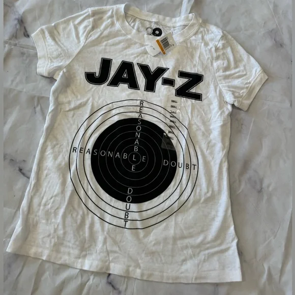 BUNDLE 2 ITEMS FOR $8✨
LAST PRICE🍒🤍 JAY-Z Reasonable doubt album cover top ✨ - Picture 5 of 9
